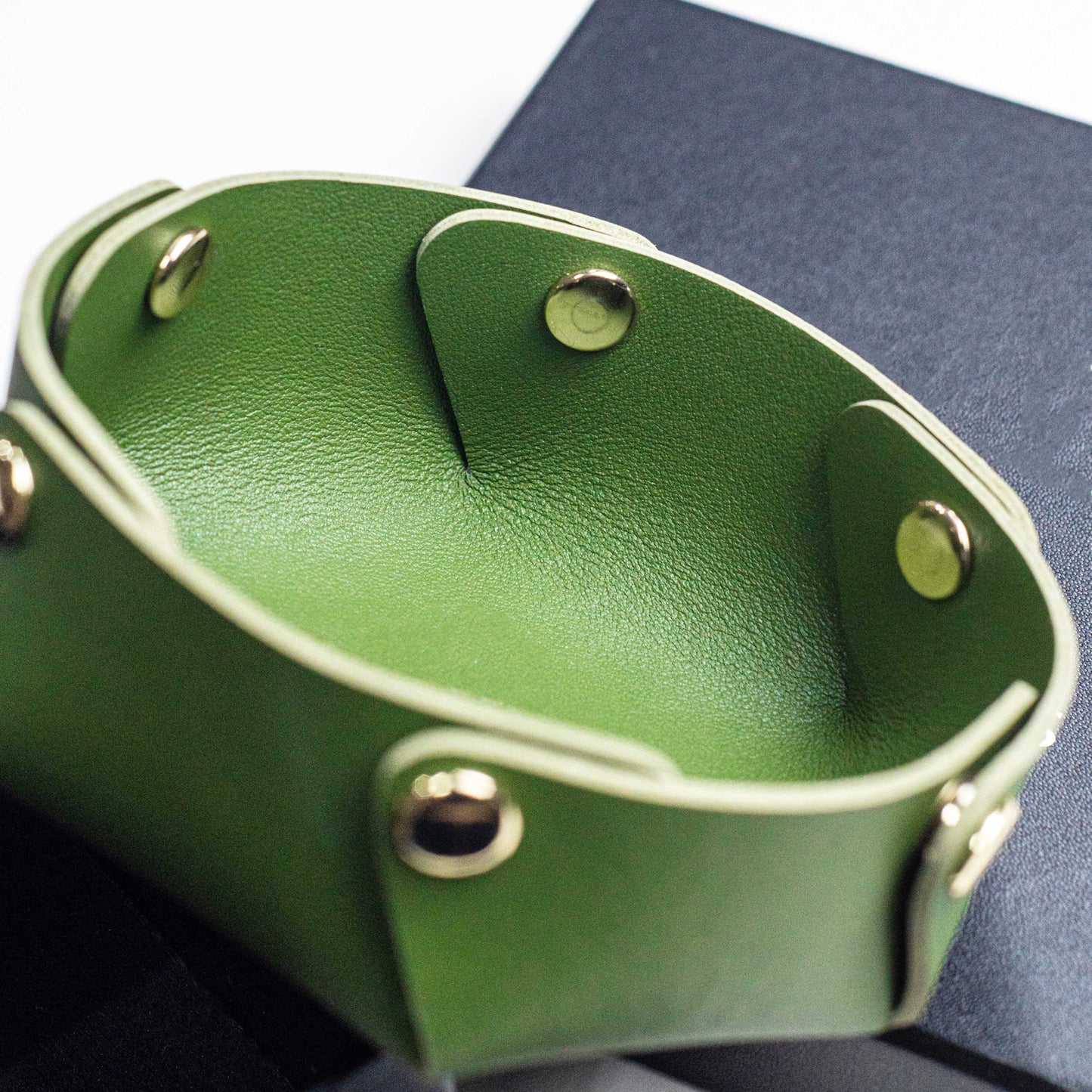 Round Valet Tray